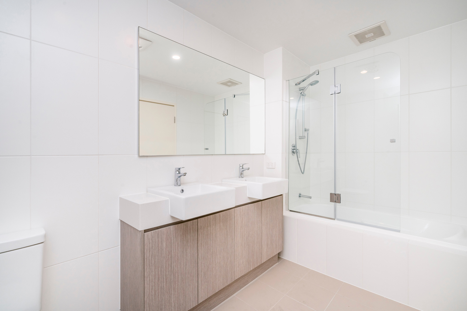 Fixing Leaking Bath Screens The Byretech Way Byretech Blog